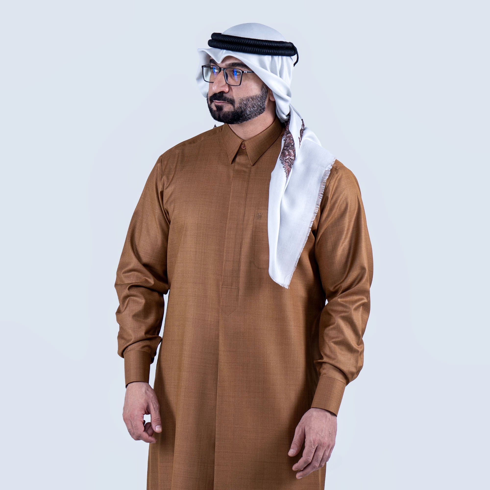 الثوب البني - الكبار